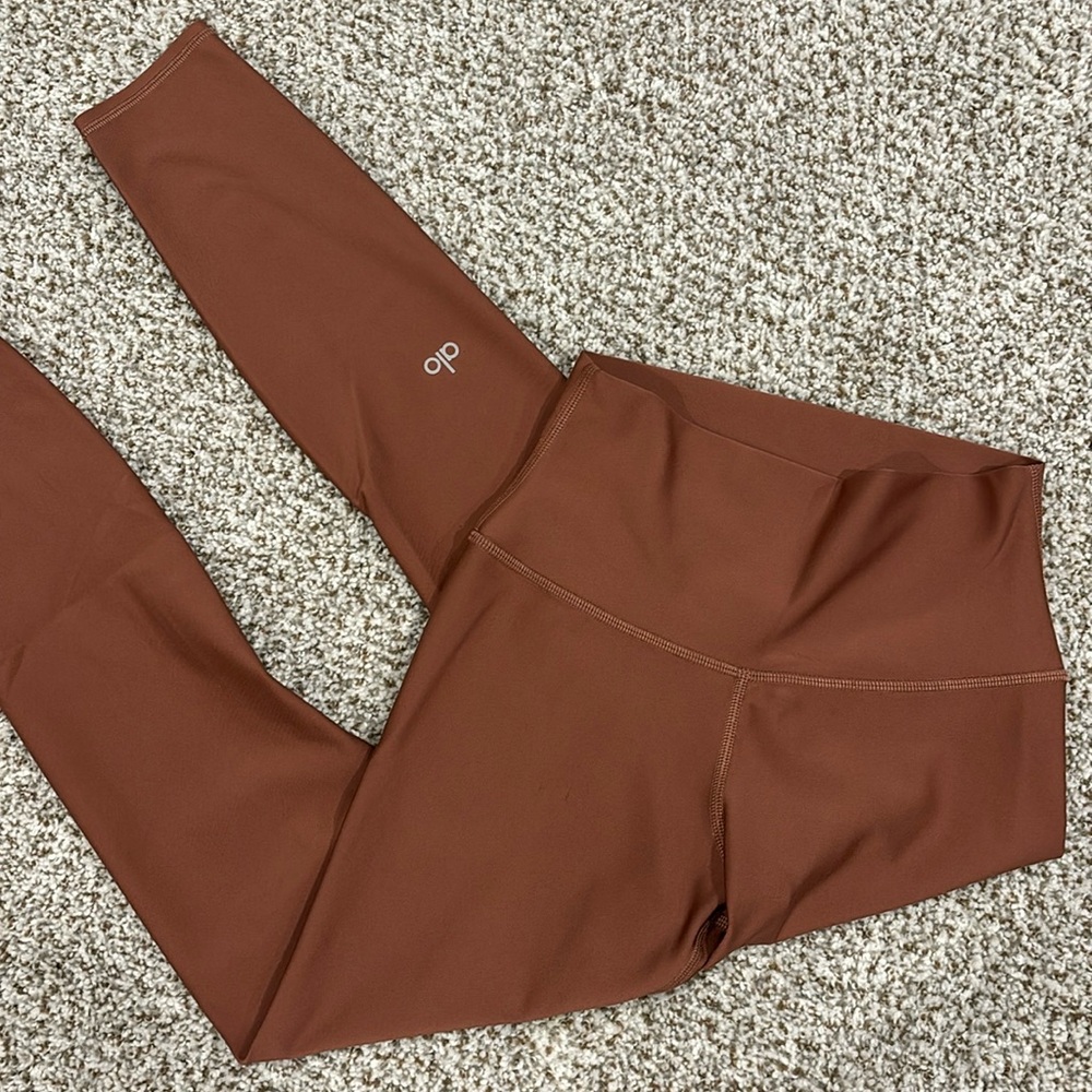 ROSE COLORED ALO LEGGINGS XS